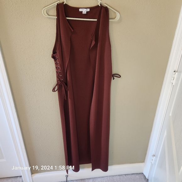 Favluv Fashoon brown duster/vest. Draw strings on the side. Two splits o… - Picture 6 of 9